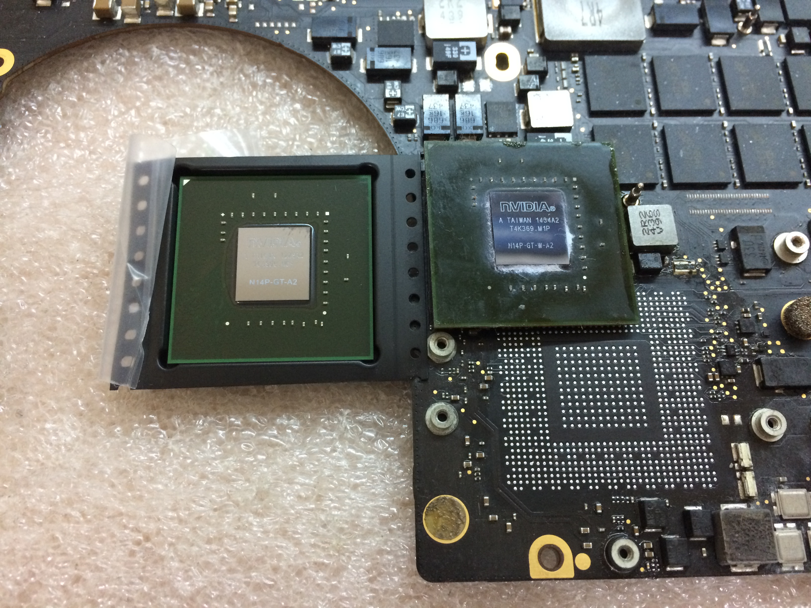 MacBook Pro A1398 n14p-GT-W-A2